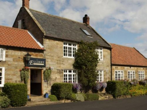 Отель Ellerby Country Inn  Солтберн-Бай-Те-Си
